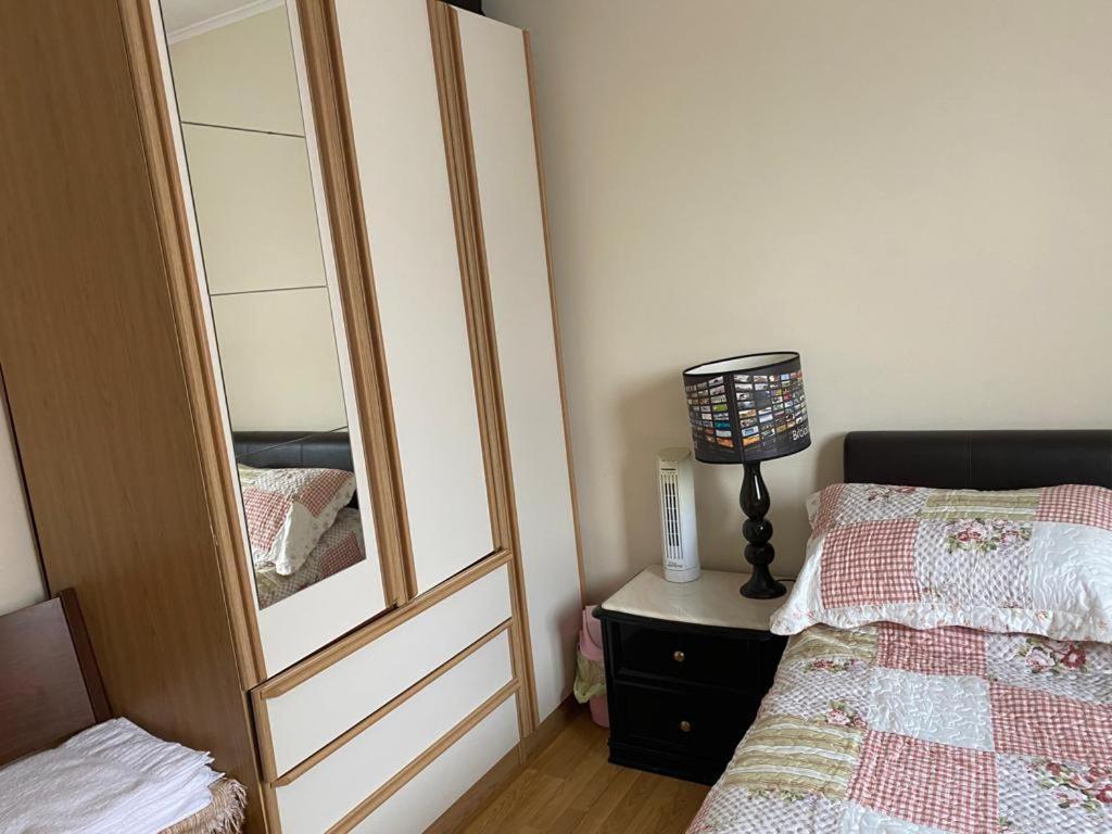 Specious Room In Northolt Northolt  Buitenkant foto